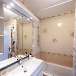 Montcalm شقة