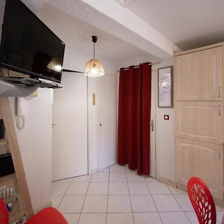 Montcalm Apartment *